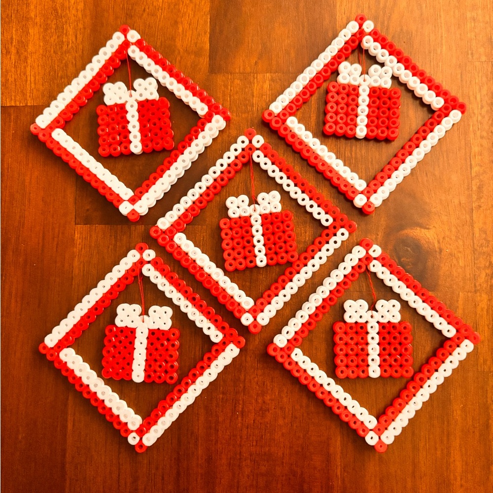 Red & White Beaded Present Ornaments